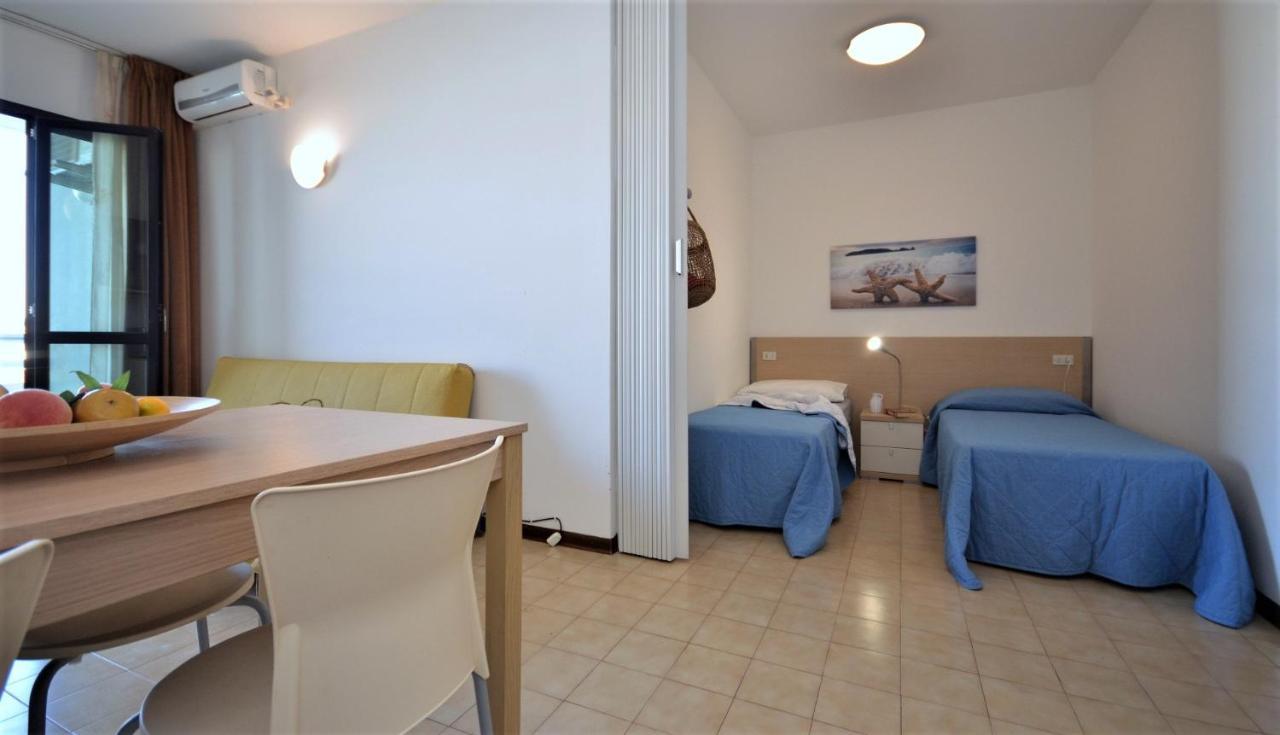 Residenza Olimpo Apartment Lignano Sabbiadoro Luaran gambar