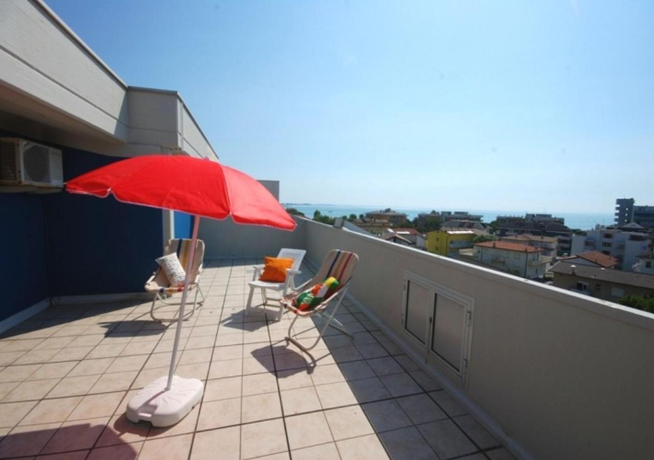 Residenza Olimpo Apartment Lignano Sabbiadoro Luaran gambar